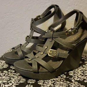 Sbicca Grey Strapped Wedges